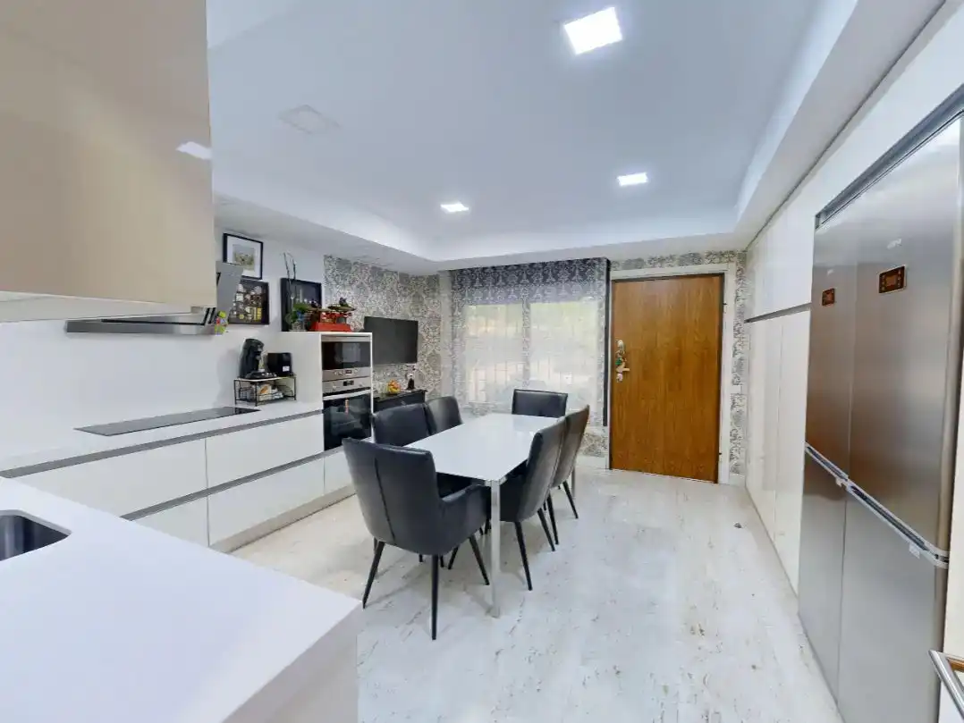 Dining room of Flat for sale in Boadilla del Monte  with Air Conditioner, Private garden and Parquet flooring
