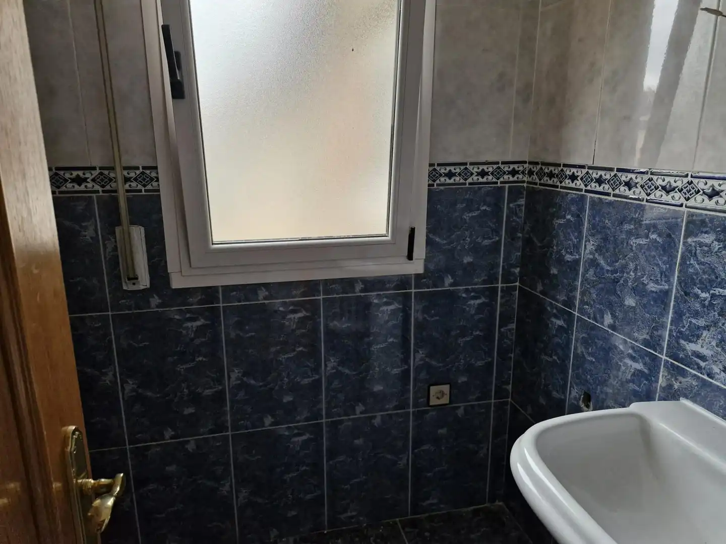 Badezimmer von Wohnung zum Verkauf in Bembibre mit Heizung und Abstellraum