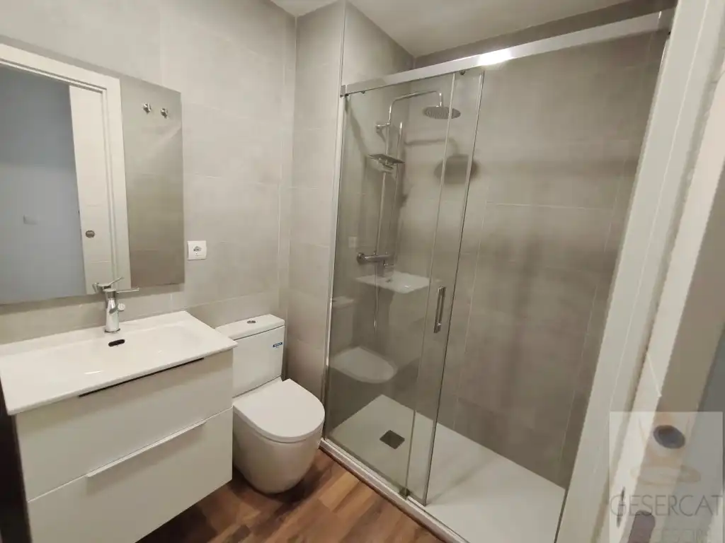 Bathroom of Flat for rent in Sant Cugat del Vallès