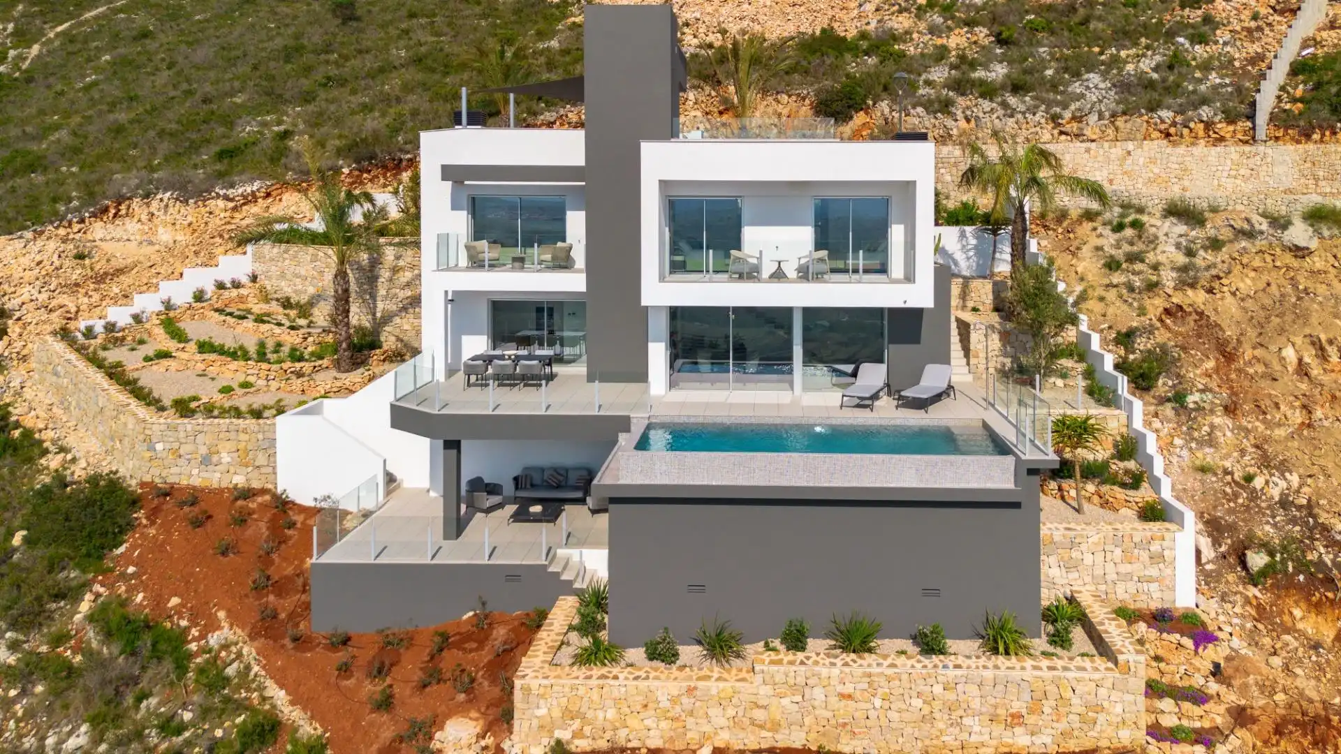 Detached house with pool for sale in Centro
