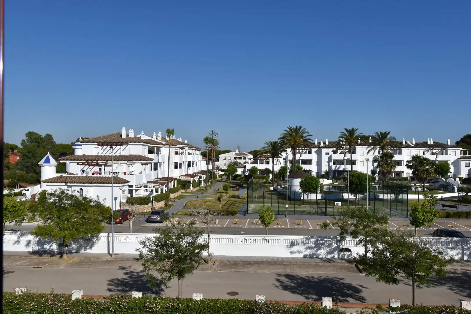 Vista exterior de Ático en venta en Chiclana de la Frontera con Jardín privado, Terraza y Amueblado