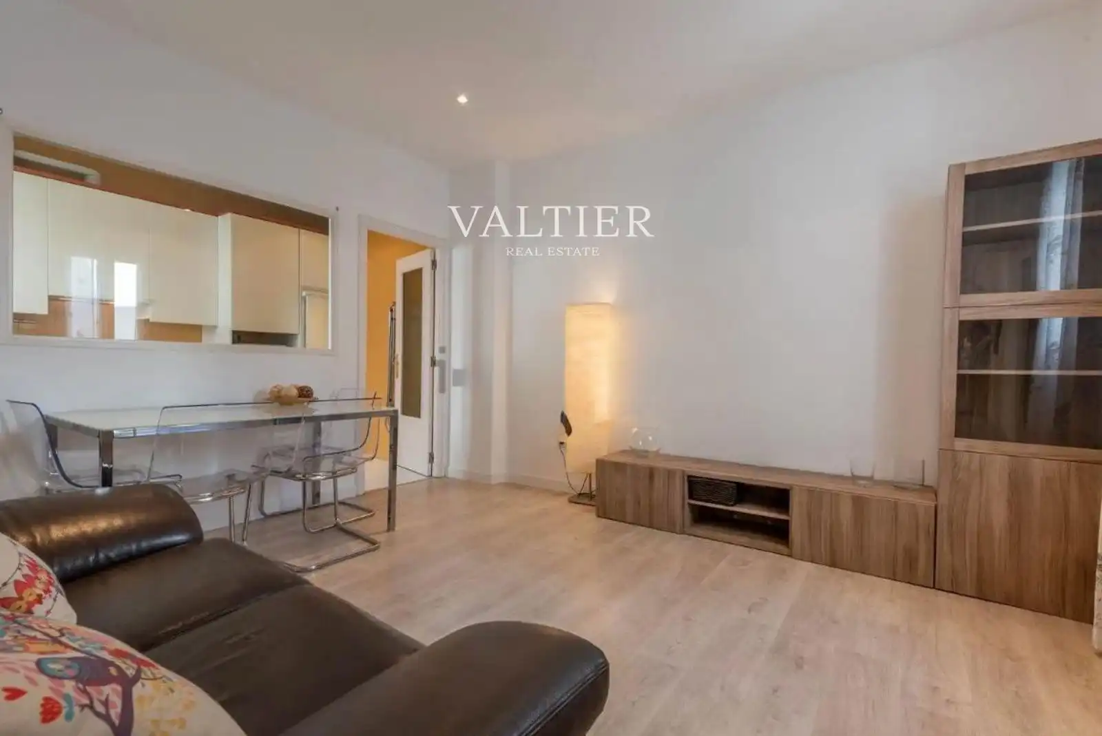 Habitación de Piso de alquiler en  Madrid Capital con Amueblado