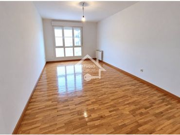 Appartement avec balcon à vendre à Calle Valero Garralda
