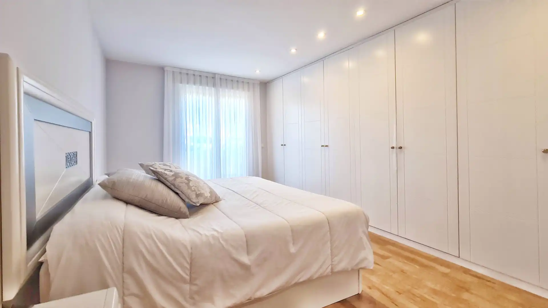 Detached homes for rent in Calle de la Navallera, Centro Comercial - Hospital