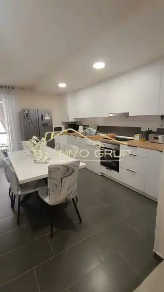 Flat with lift for sale in Carrer de Sant Joaquim