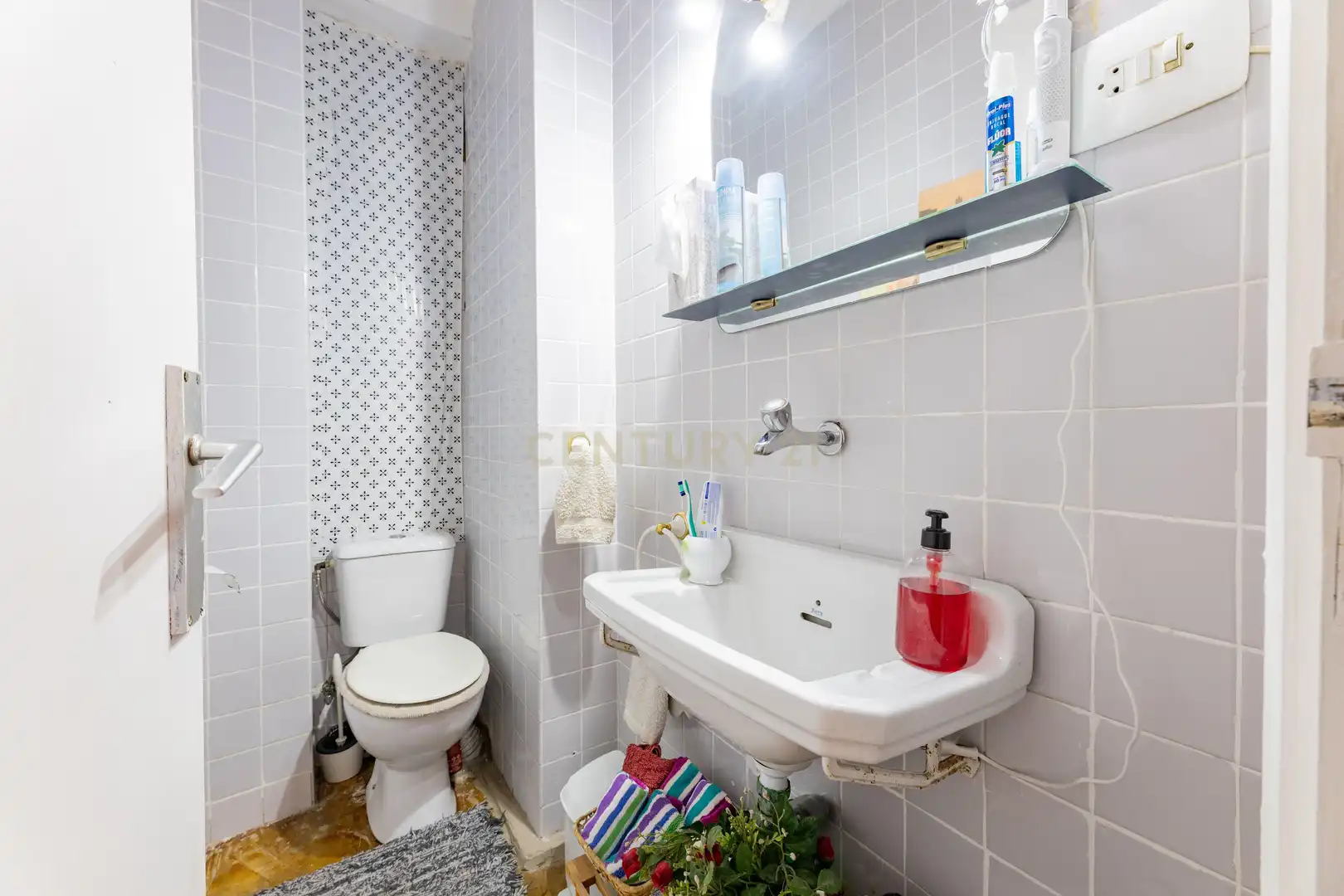 Baño de Piso en venta en Valencia con Horno y Balcón