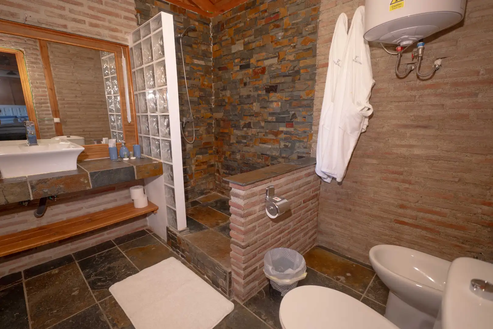 Baño de Finca rústica en venta en Nevada con Aire acondicionado, Jardín privado y Terraza