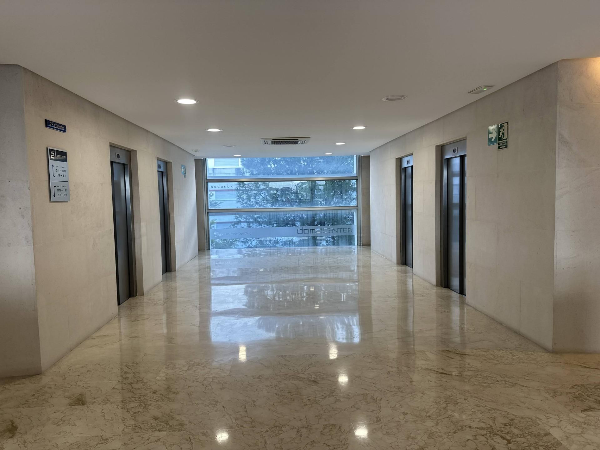 Oficina en venda en Bormujos amb Aire condicionat i Calefacció