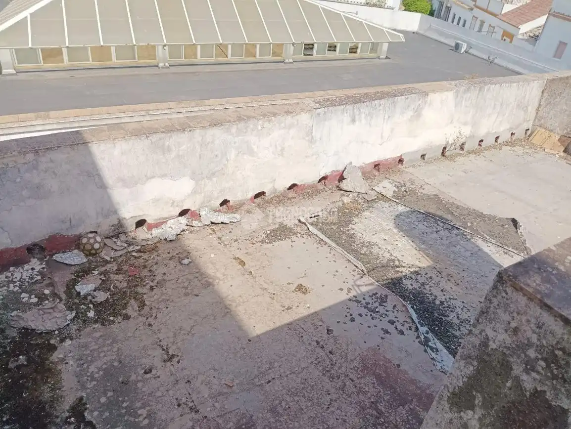 Casa adosada en venda en Arahal amb Balcó