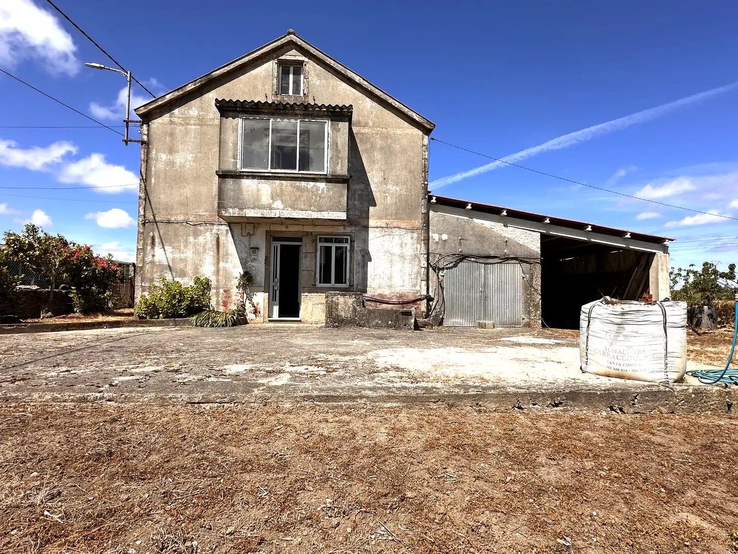 Exterior view of Houses for sale in A Baña  