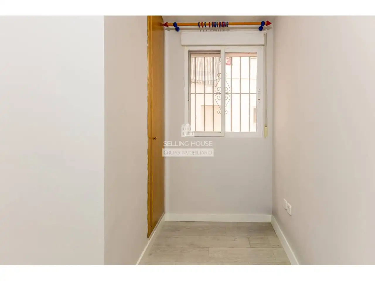 Bedroom of Flat for sale in Valencia  with Heating, Parquet flooring and Balcony