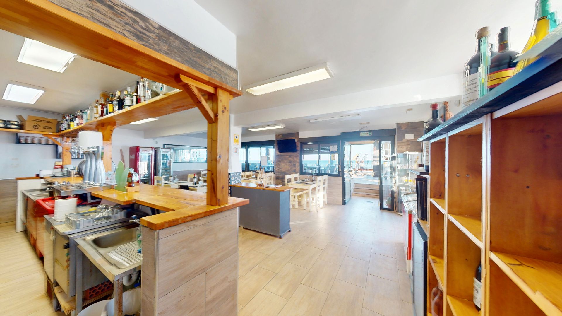 Premises to transfer in Torrevieja  with Terrace, Furnished and Alarm