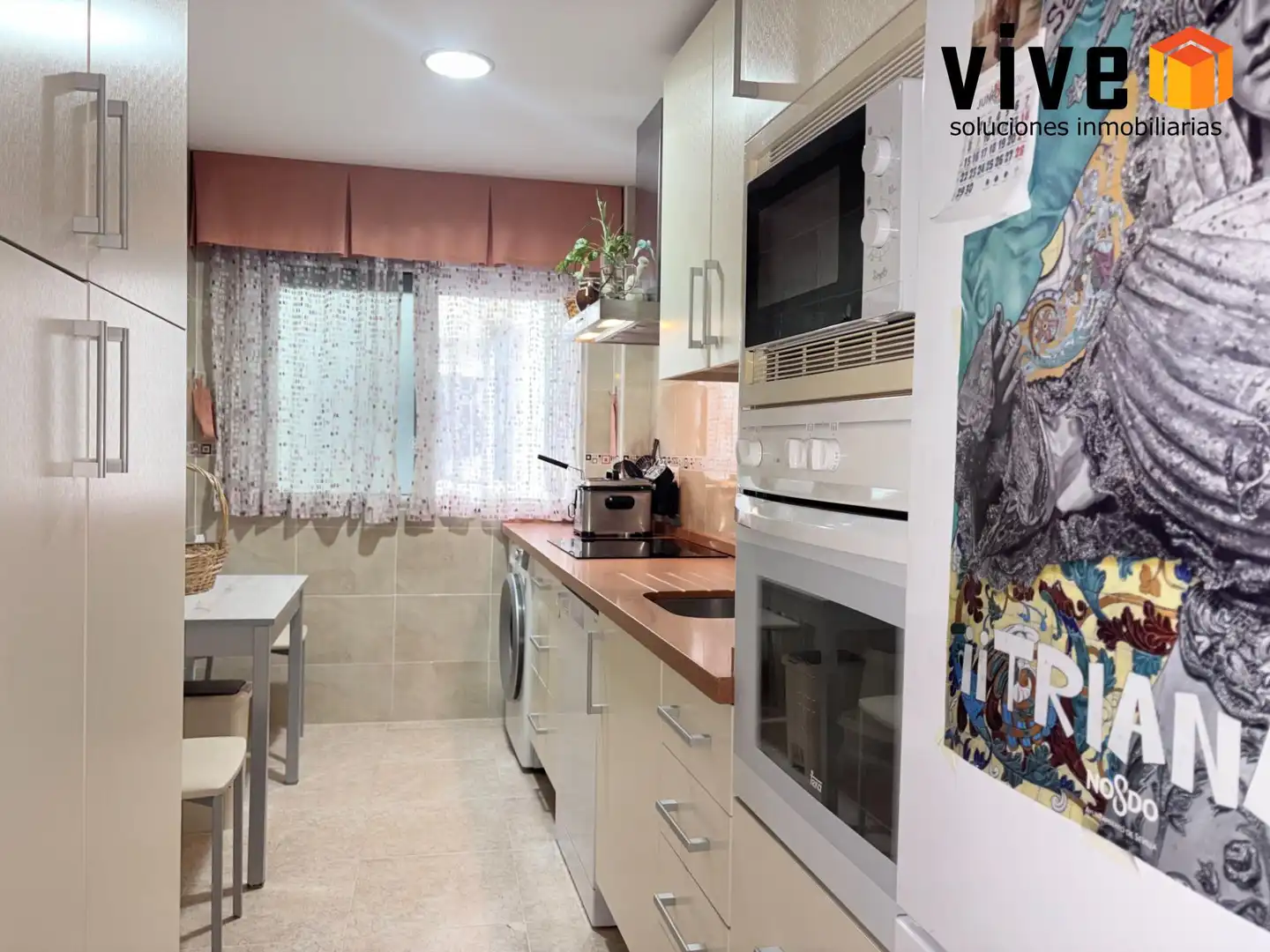 Cocina de Piso en venta en Sevilla con Calefacción y Terraza