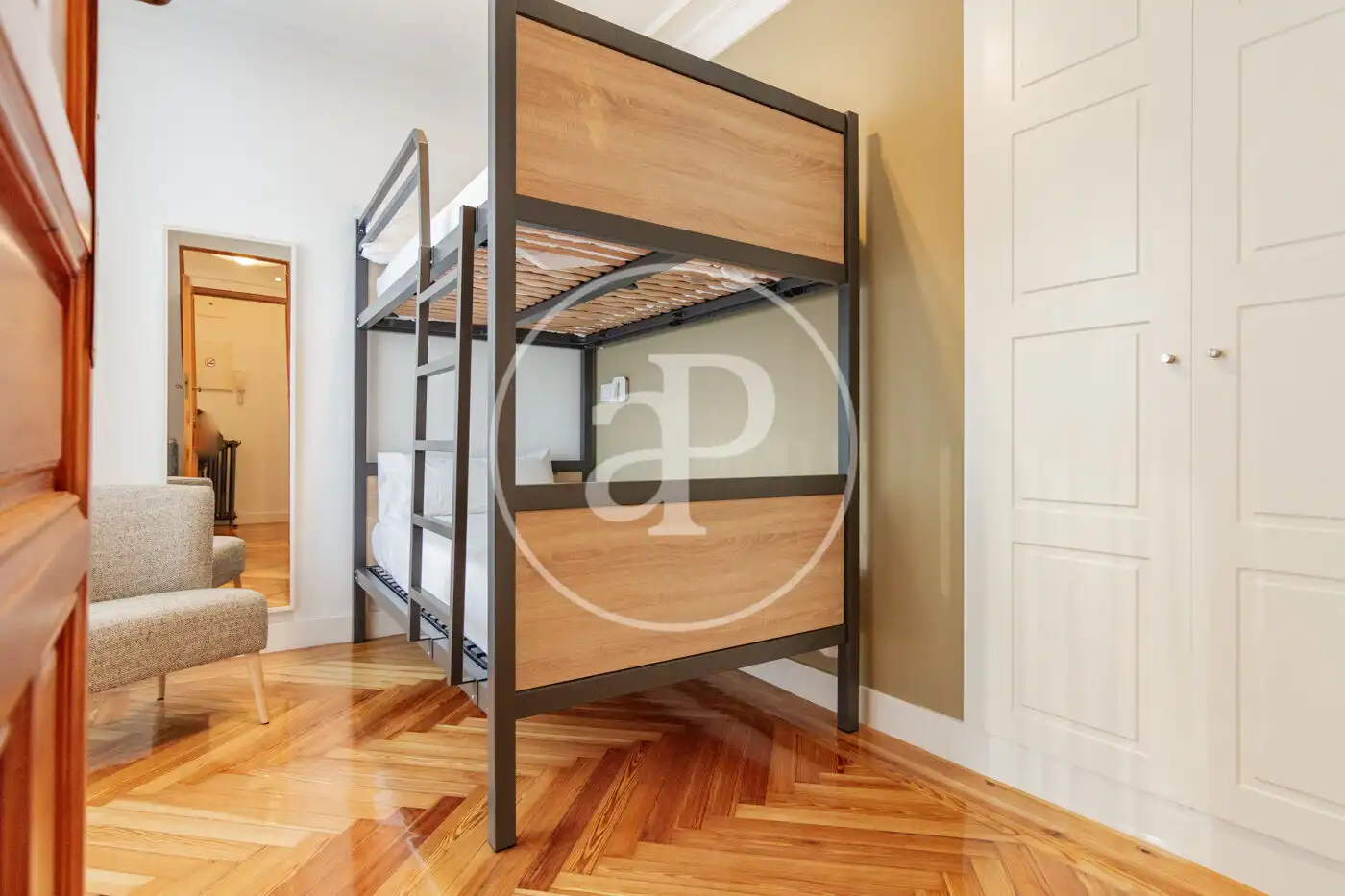 Dormitori de Àtic de lloguer en Madrid amb Aire condicionat, Calefacció i Terrassa