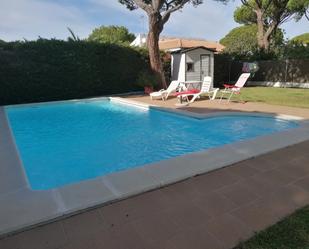 Piscina de Casa o xalet en venda en Conil de la Frontera amb Piscina