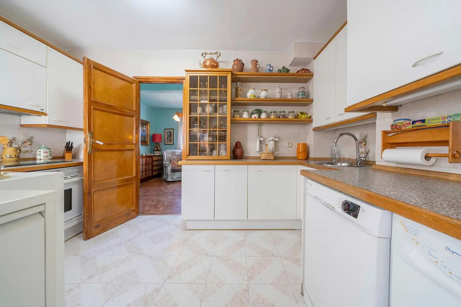 Cocina de Piso en venta en Madrid con Calefacción, Parquet y Trastero