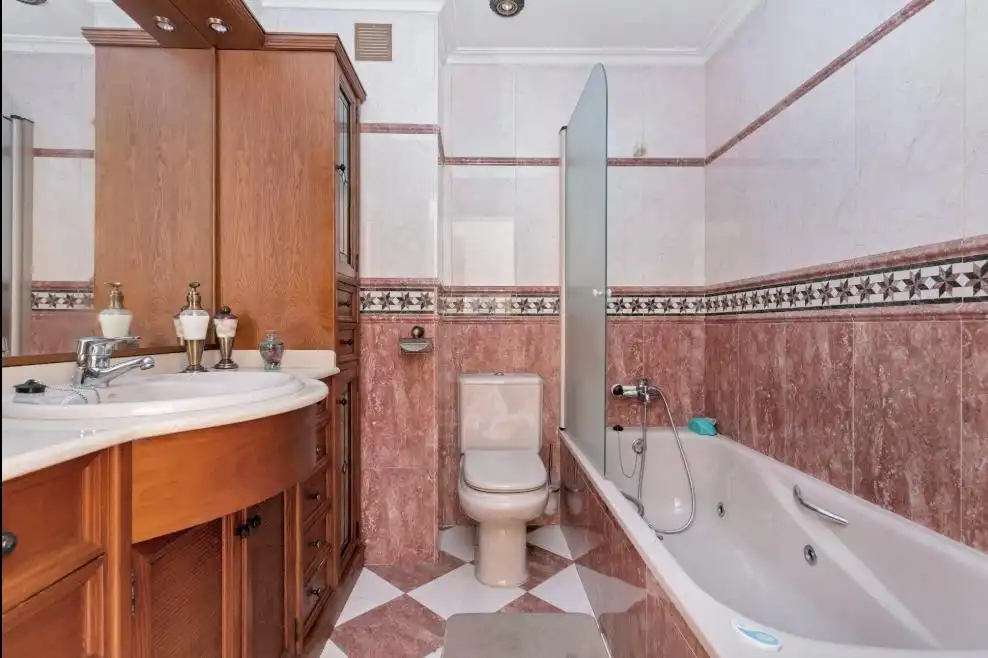 Baño de Dúplex en venta en Torrevieja con Aire acondicionado, Calefacción y Terraza
