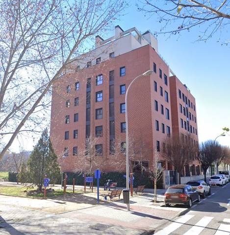 Garaje en Venta en C/ Silvina en San Fermín