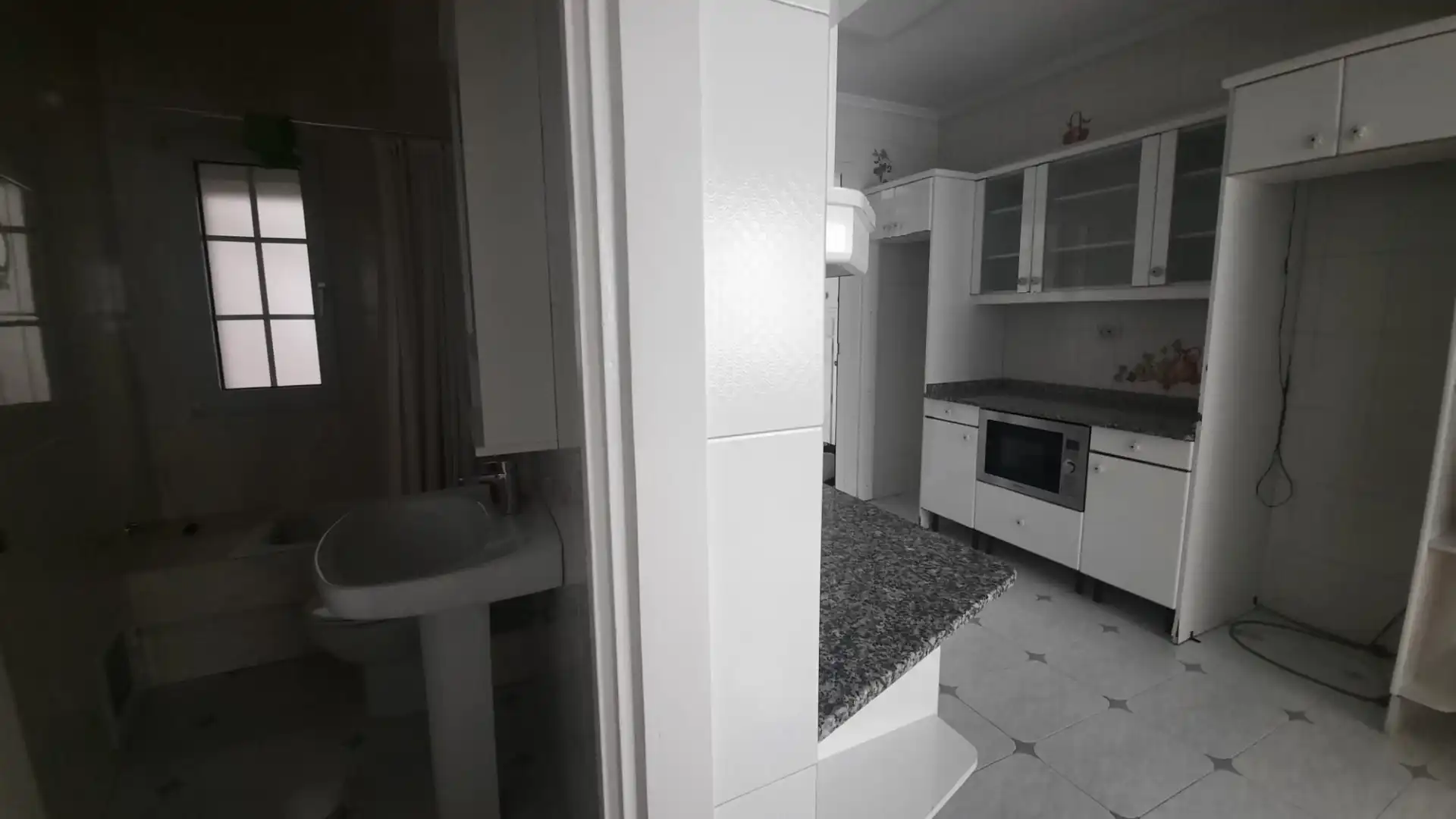 Cuina de Pis en venda en Ponferrada amb Calefacció, Parquet i Terrassa