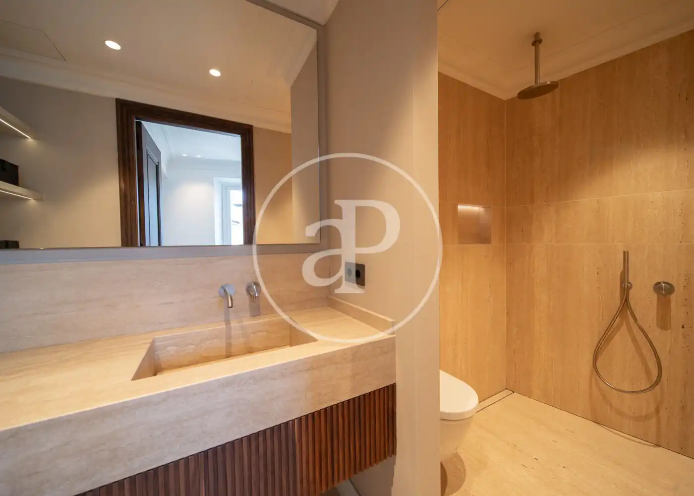 Baño de Piso en venta en  Palma de Mallorca con Aire acondicionado, Calefacción y Terraza