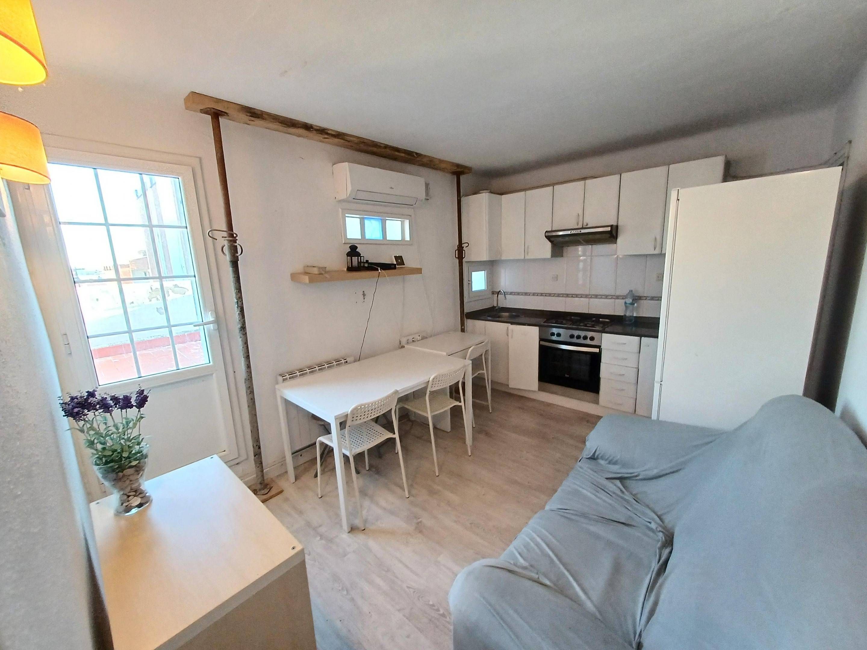 Cocina de Ático en venta en L'Hospitalet de Llobregat con Parquet y Terraza