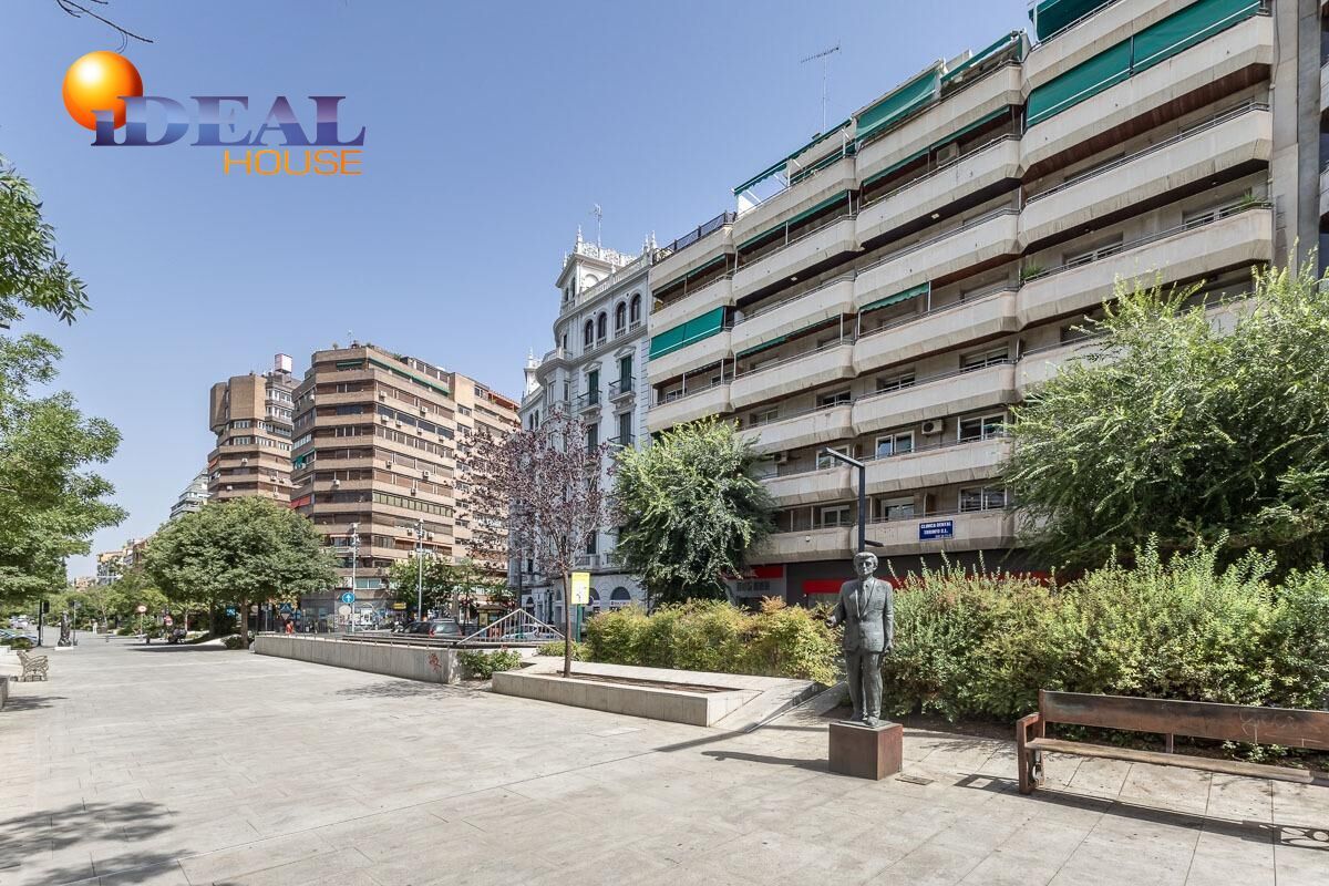 Exterior view of Flat for sale in  Granada Capital  with Air Conditioner, Heating and Terrace