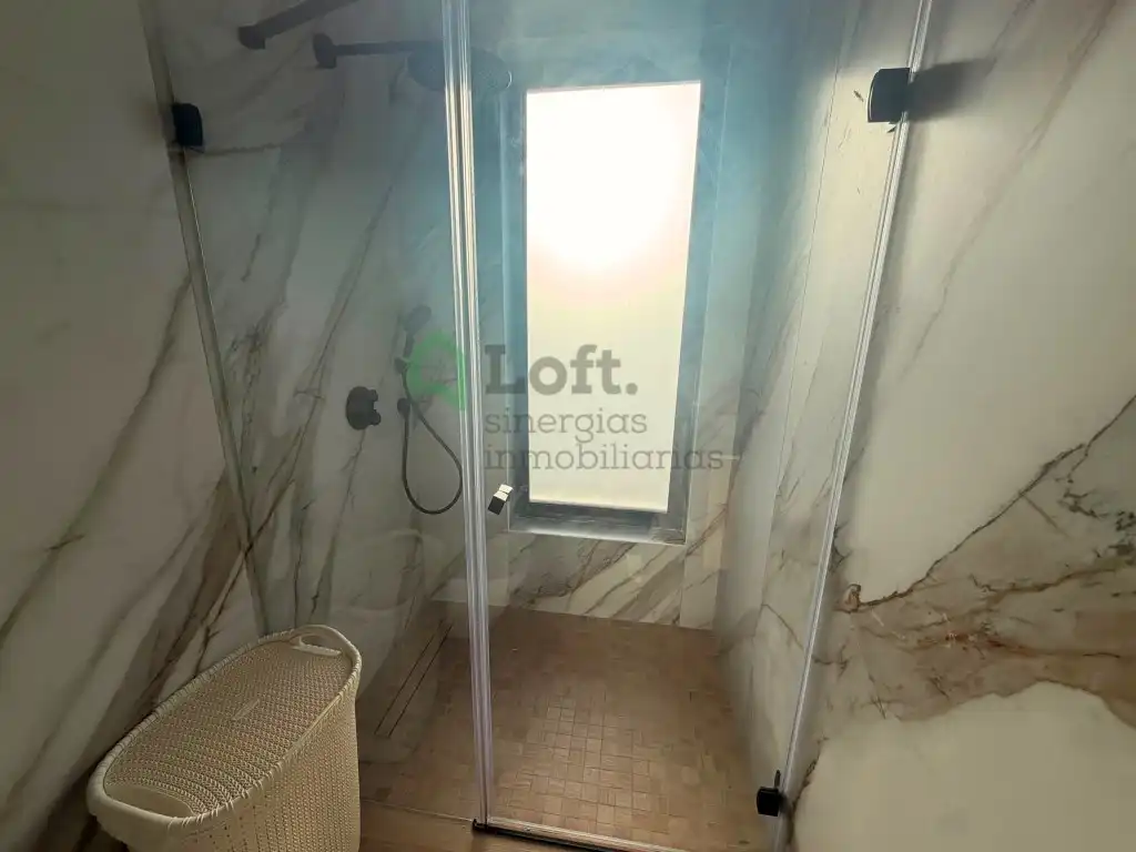 Bany de Casa o xalet en venda en Badajoz amb Terrassa, Piscina i Domòtica
