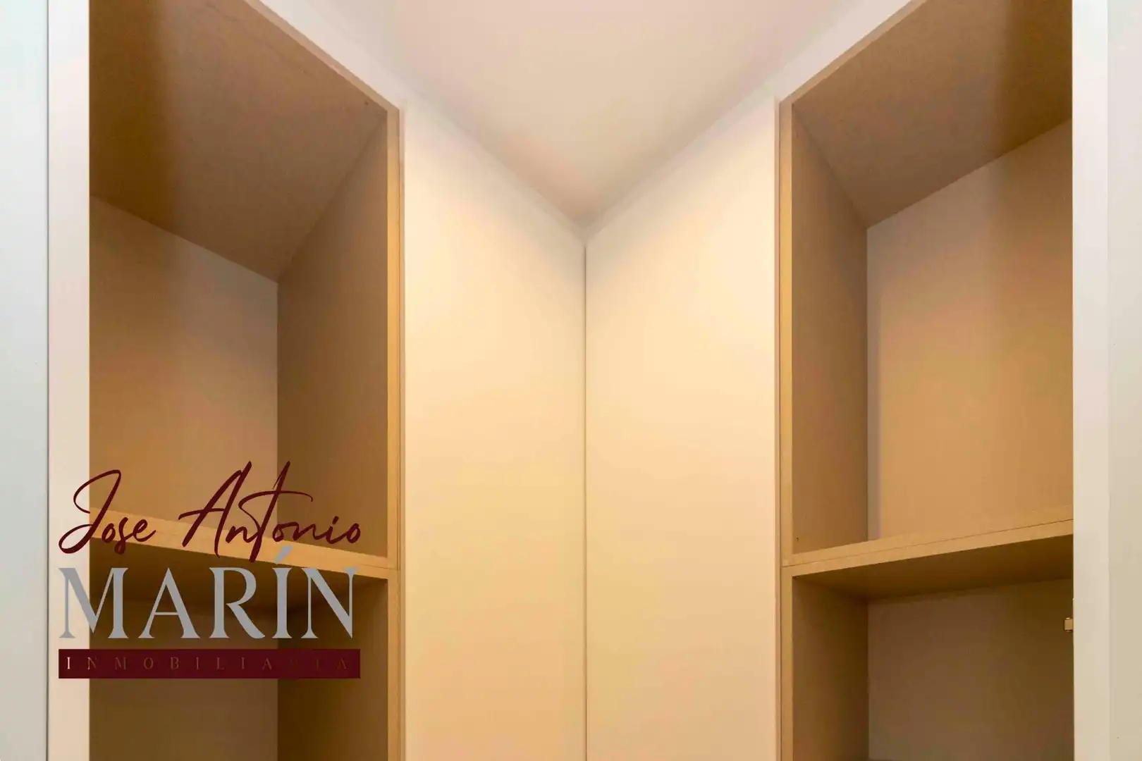 Dormitori de Apartament en venda en Badajoz amb Aire condicionat