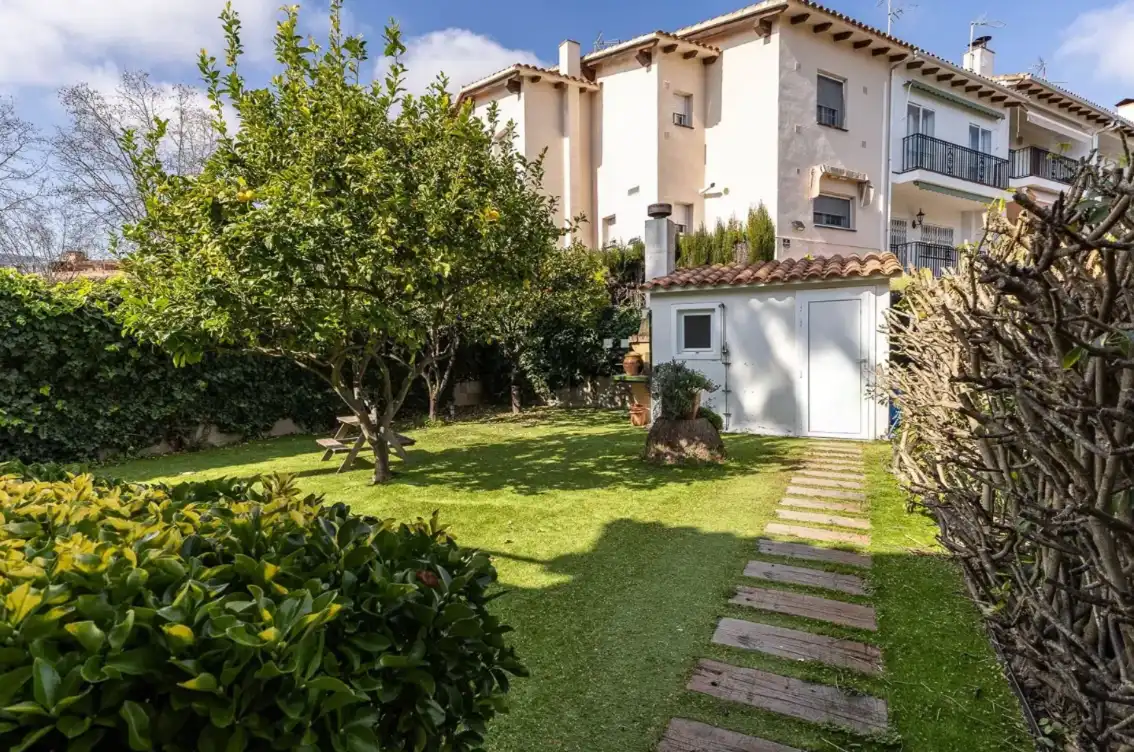 Maison avec jardin à vendre à Carrer Mestre Amadeu Vives, imagen 4