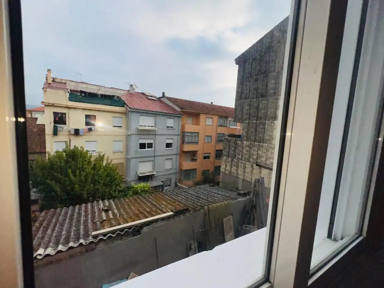 Vista exterior de Pis de lloguer en Ourense Capital  amb Calefacció, Moblat i Balcó