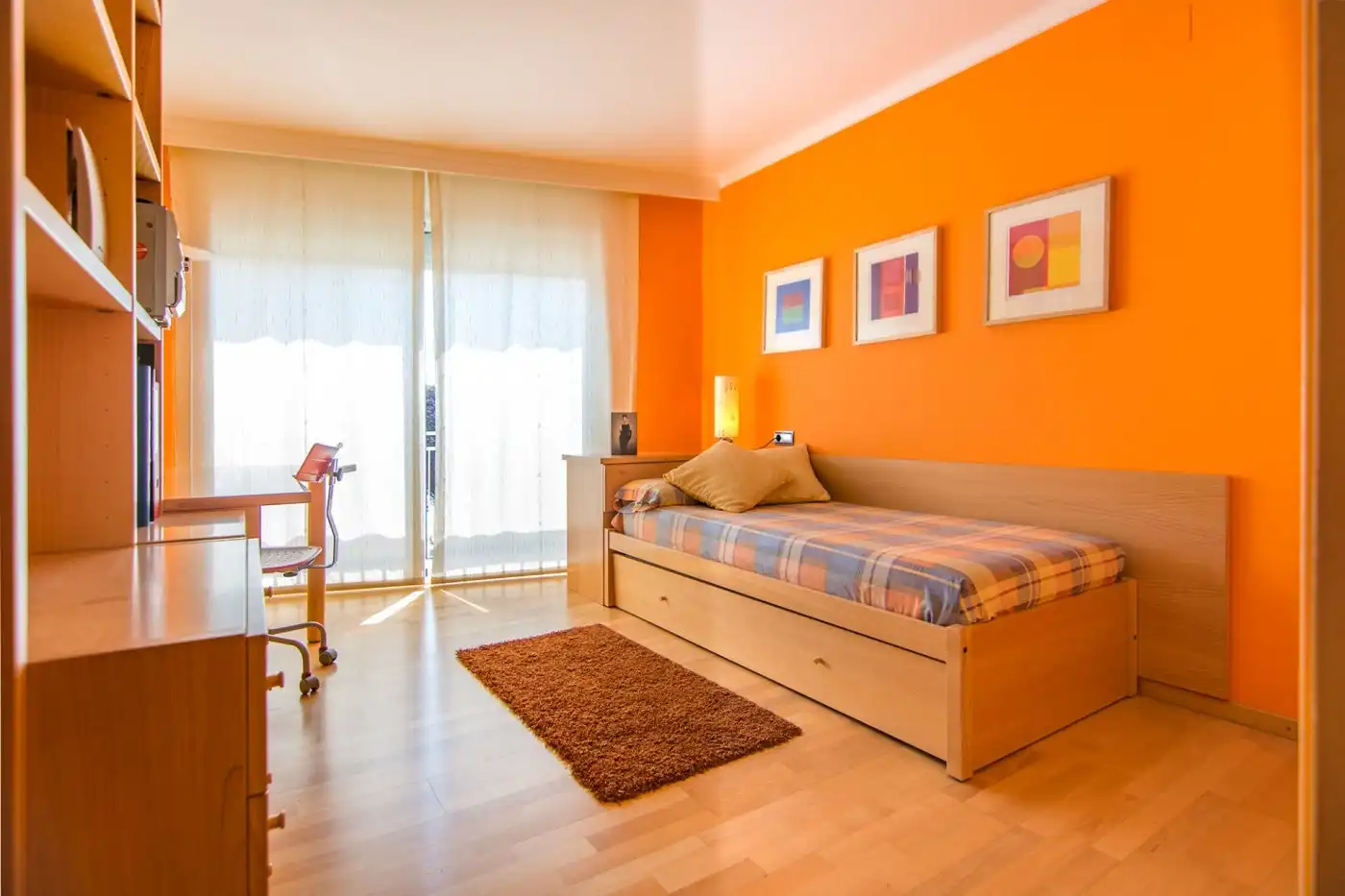 Houses for sale in Calle COMPOSITOR JOAQUIM SERRA, 3, Eixample - Horta Capallera