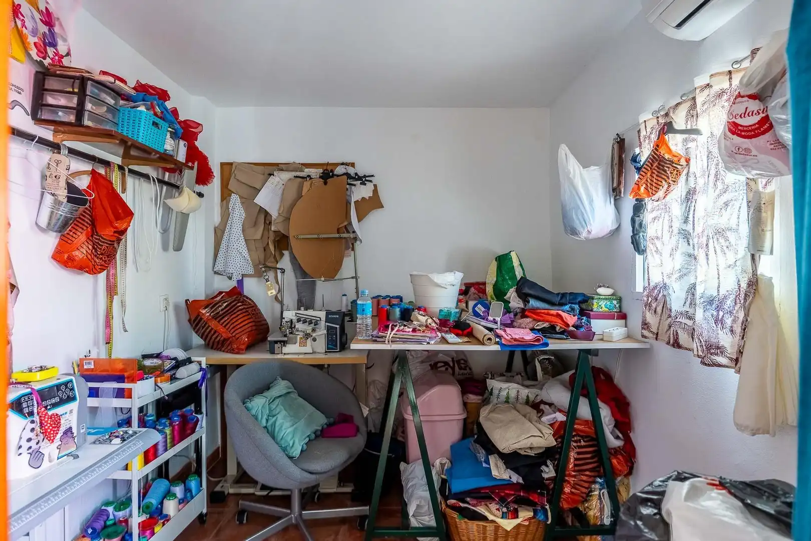 Dormitori de Casa o xalet en venda en Sevilla amb Aire condicionat, Terrassa i Traster