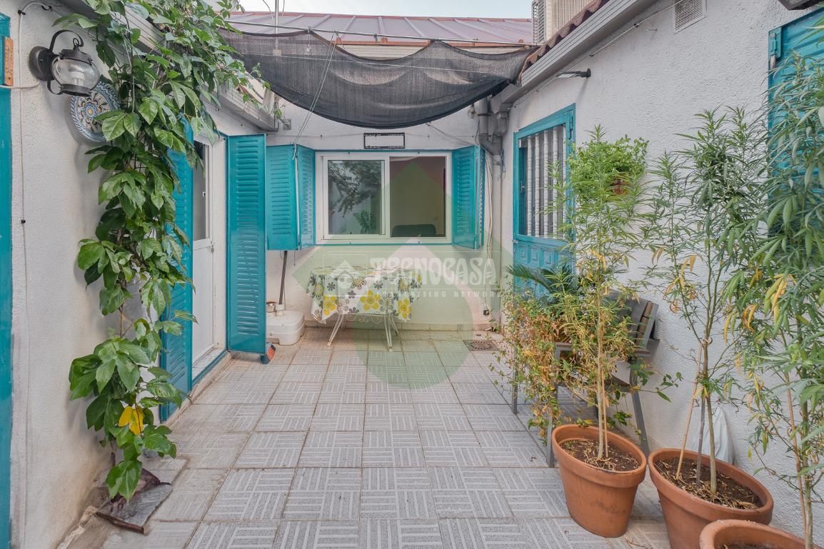 Exterior view of House or chalet for sale in  Madrid Capital  with Air Conditioner, Heating and Terrace
