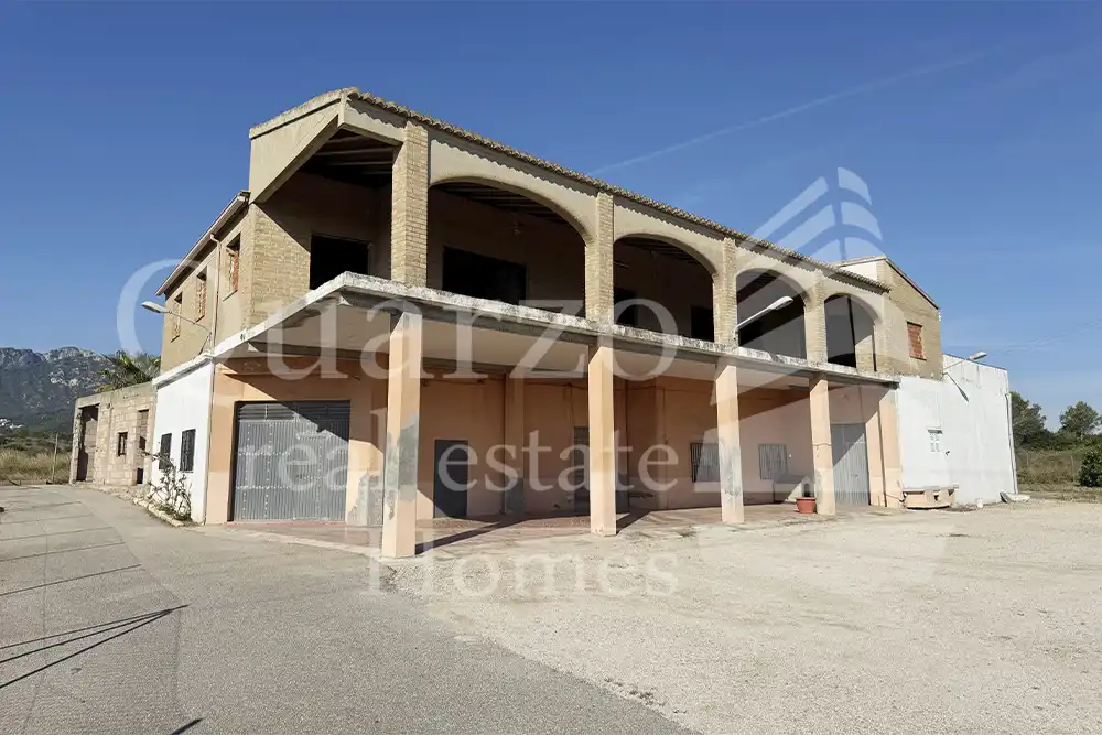 Vista exterior de Casa o xalet en venda en Tavernes de la Valldigna amb Calefacció, Terrassa i Traster