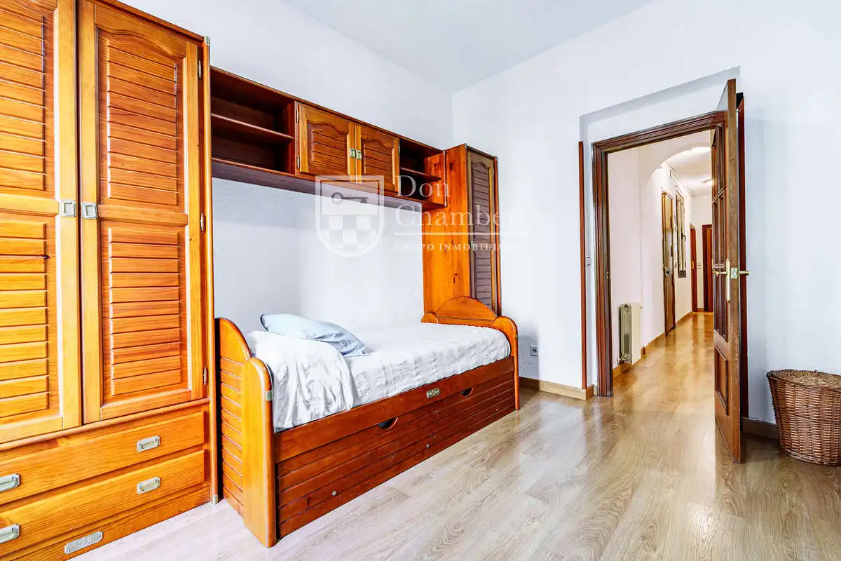 Habitación de Piso de alquiler en Madrid con Calefacción, Amueblado y Horno