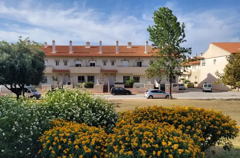 Casa adosada en venda a Calle Mar del Norte, 77, Jardines de Alhaurín - Huerta Alta - Fuensanguínea