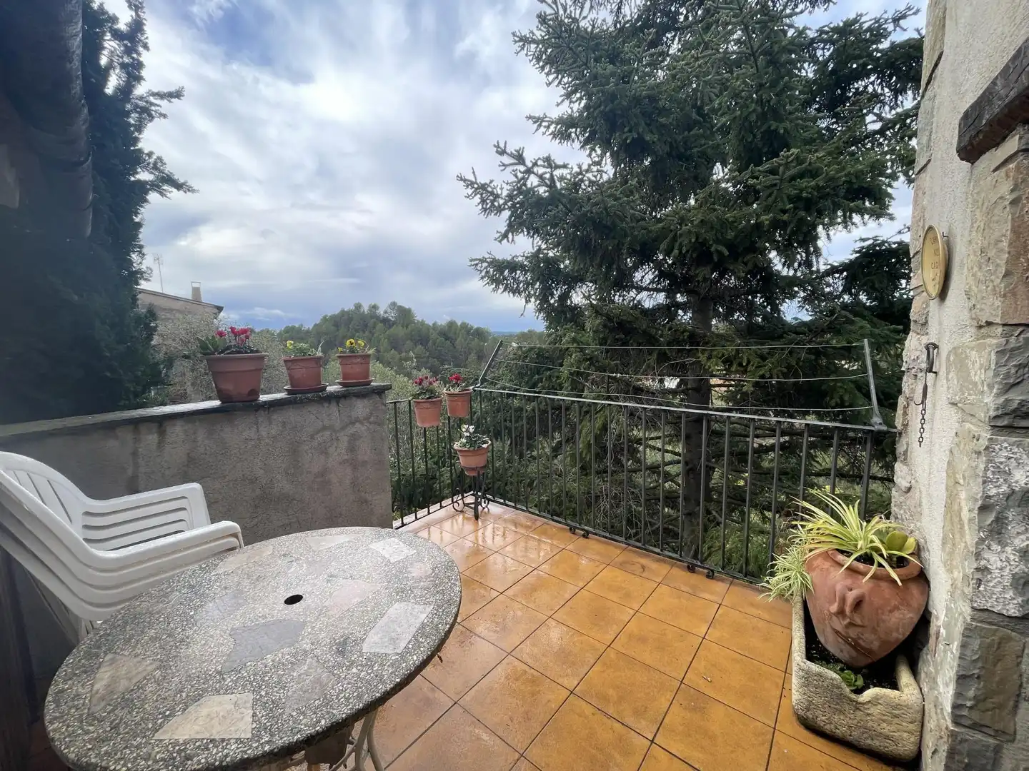 Terrasse von Einfamilien-Reihenhaus zum Verkauf in Santa Maria d'Oló mit Heizung und Terrasse