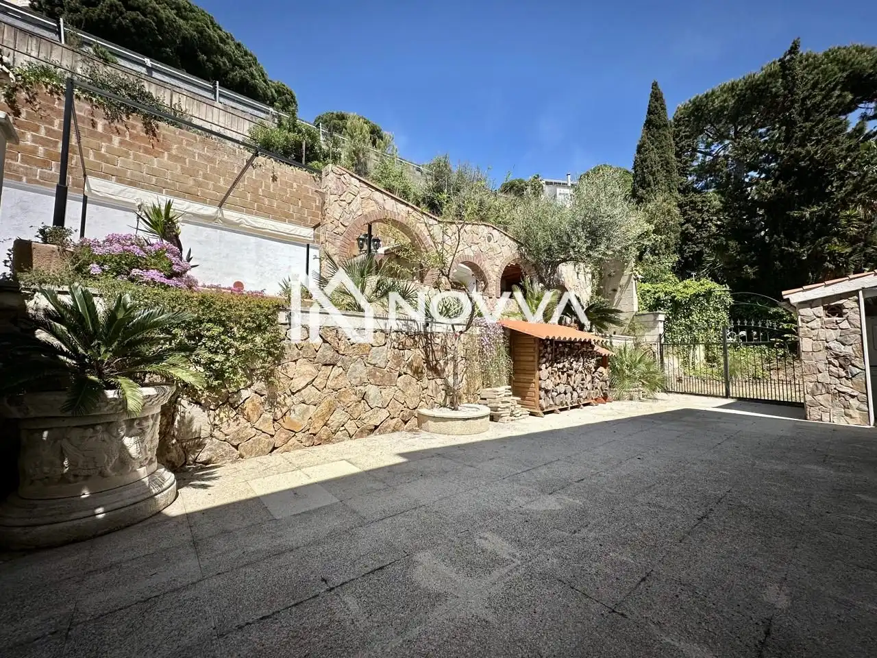 Vista exterior de Casa o xalet en venda en Lloret de Mar amb Jardí privat, Terrassa i Piscina