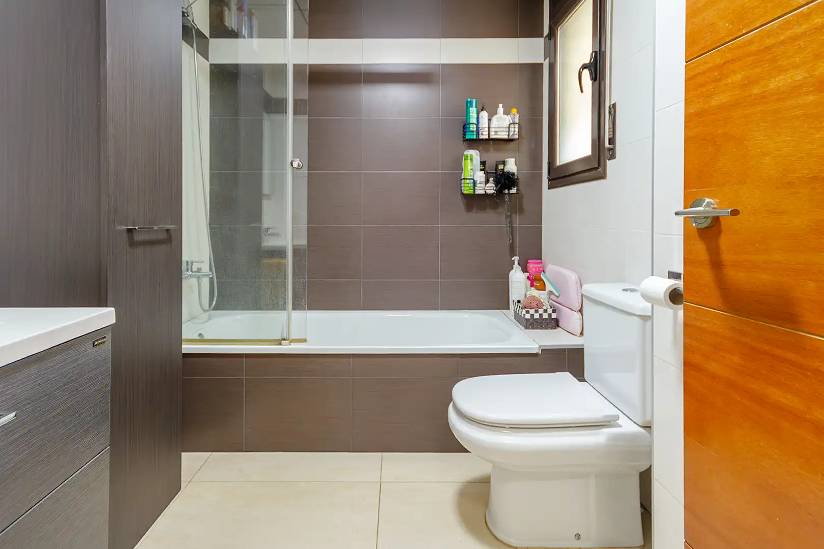 Bathroom of Flat for sale in Martorell  with Air Conditioner, Heating and Oven
