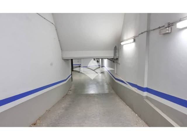 Garaje en Venta en Calle Mestra Carmen Donderis en Meliana