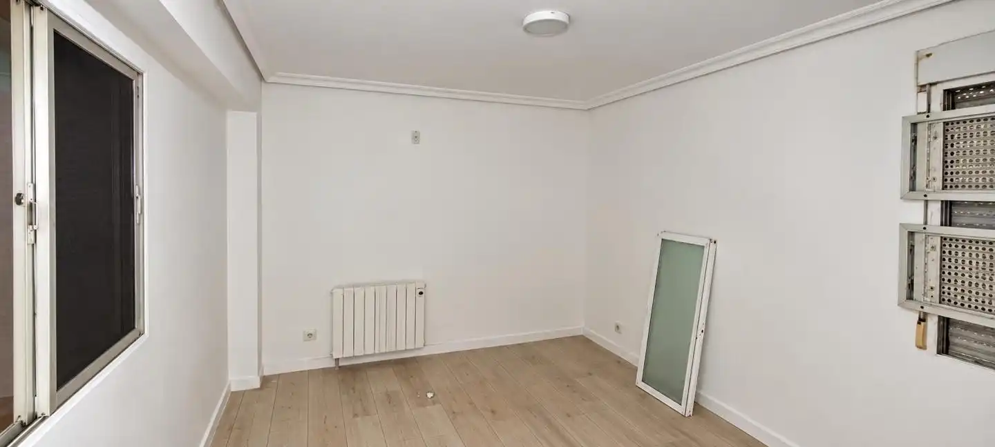 Habitación de Planta baja en venta en Madrid