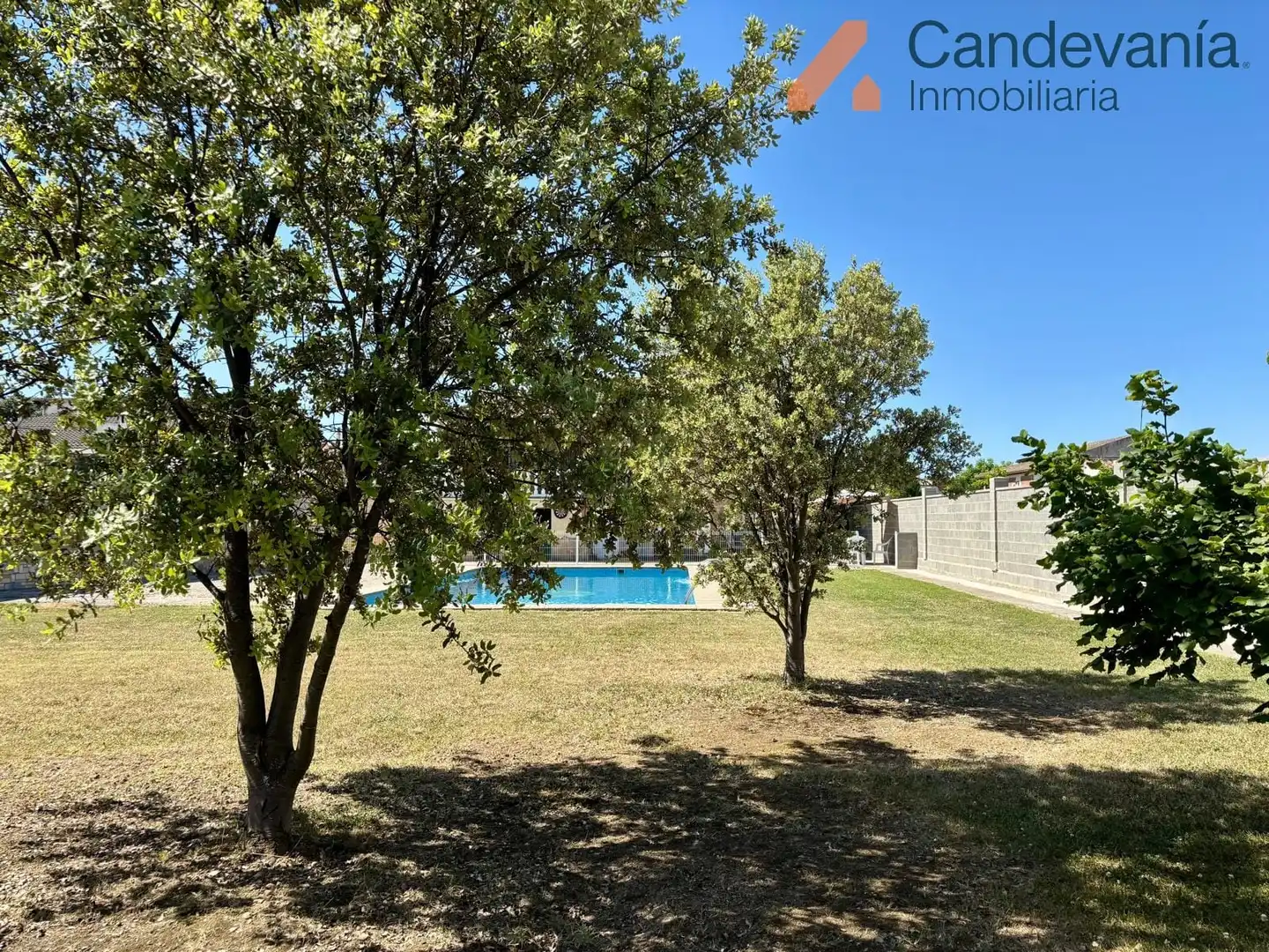 Casa o chalet en venta en San Mateo de Gállego con Aire acondicionado, Calefacción y Jardín privado