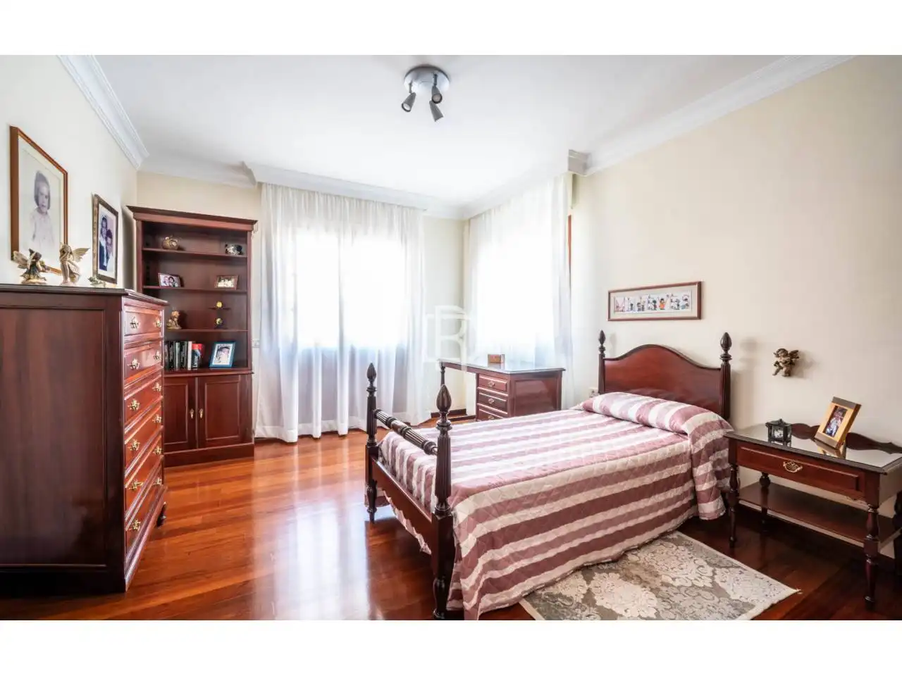 Bedroom of Detached homes for sale in La Orotava  with Parquet flooring, Terrace and Furnished