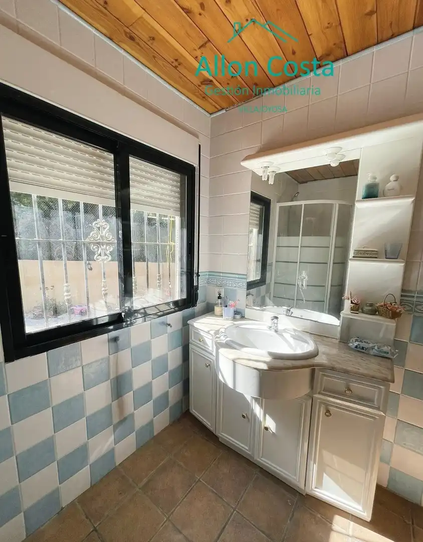 House with pool for sale in Relleu, imagen 15