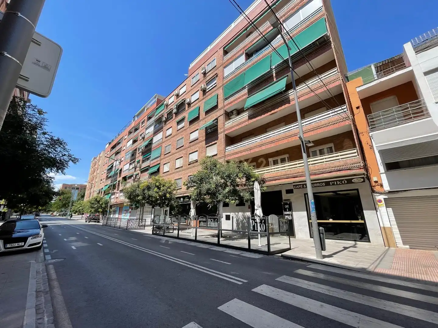 Vista exterior de Piso de alquiler en Granada con Lavadora, Microondas y TV
