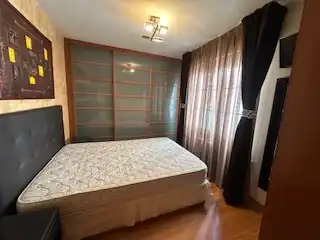 Dormitori de Apartament de lloguer en León Capital  amb Aire condicionat, Calefacció i Parquet
