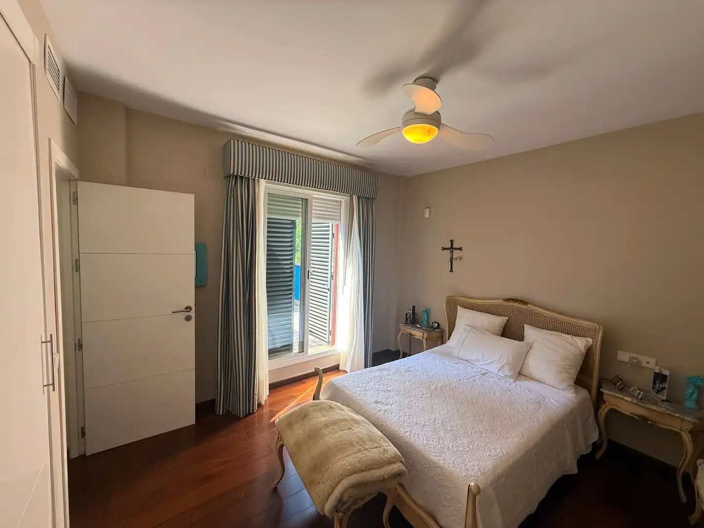 Habitación de Casa o chalet en venta en Espartinas con Aire acondicionado y Jardín privado