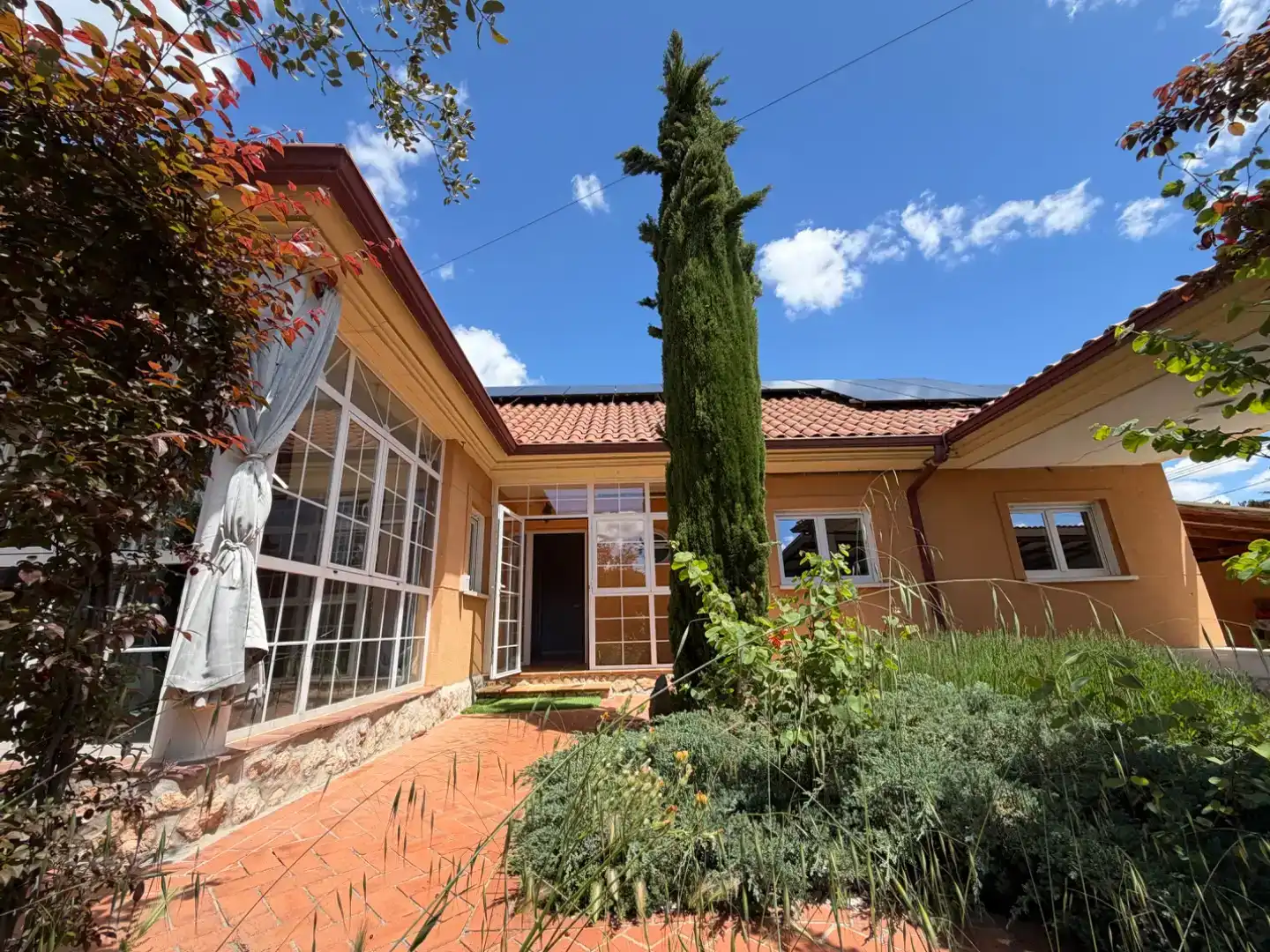 Vista exterior de Casa o chalet en venta en Valdemorillo con Aire acondicionado