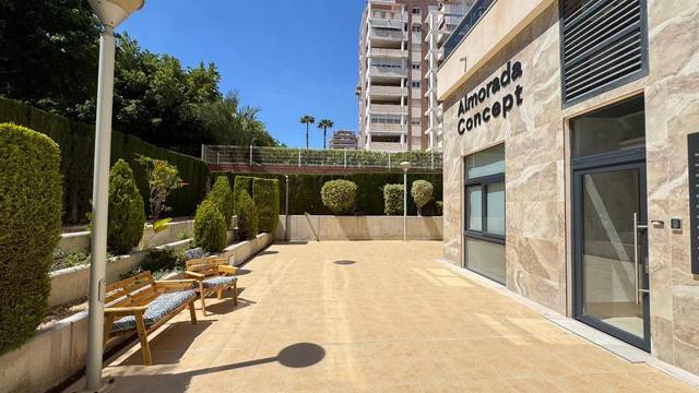 Oficina en Alquiler en Avenida ROSA DELS VENTS, 5 en Bulevar - Puerta Mítica