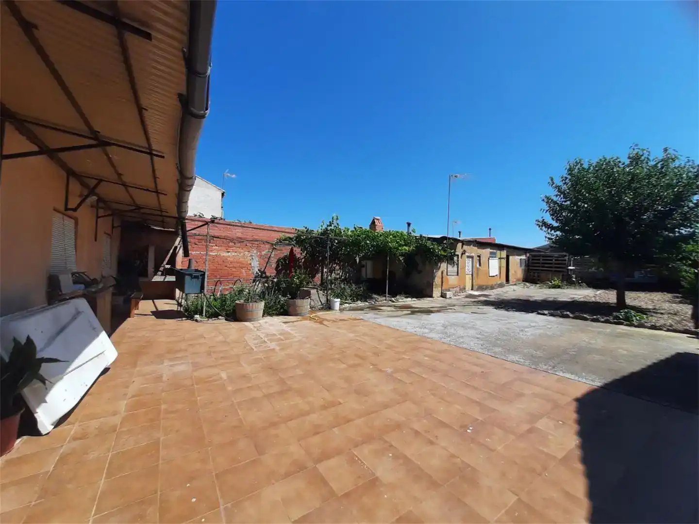 Vista exterior de Finca rústica en venda en Picón amb Jardí privat